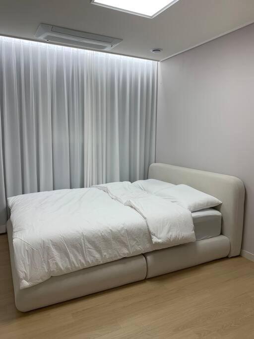 Jin Apartment Busan Bagian luar foto